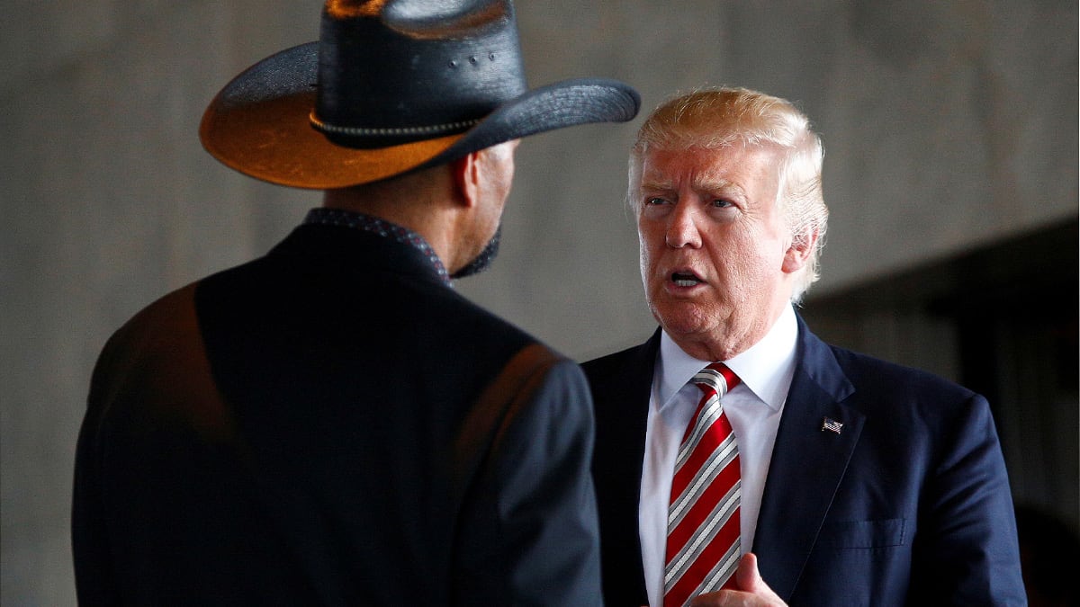 articles/2016/08/17/donald-trump-in-whitest-wisconsin-finally-makes-his-pitch-to-african-american-voters/160817-glawe-trump-wisconsin-blacks_mxnq6s