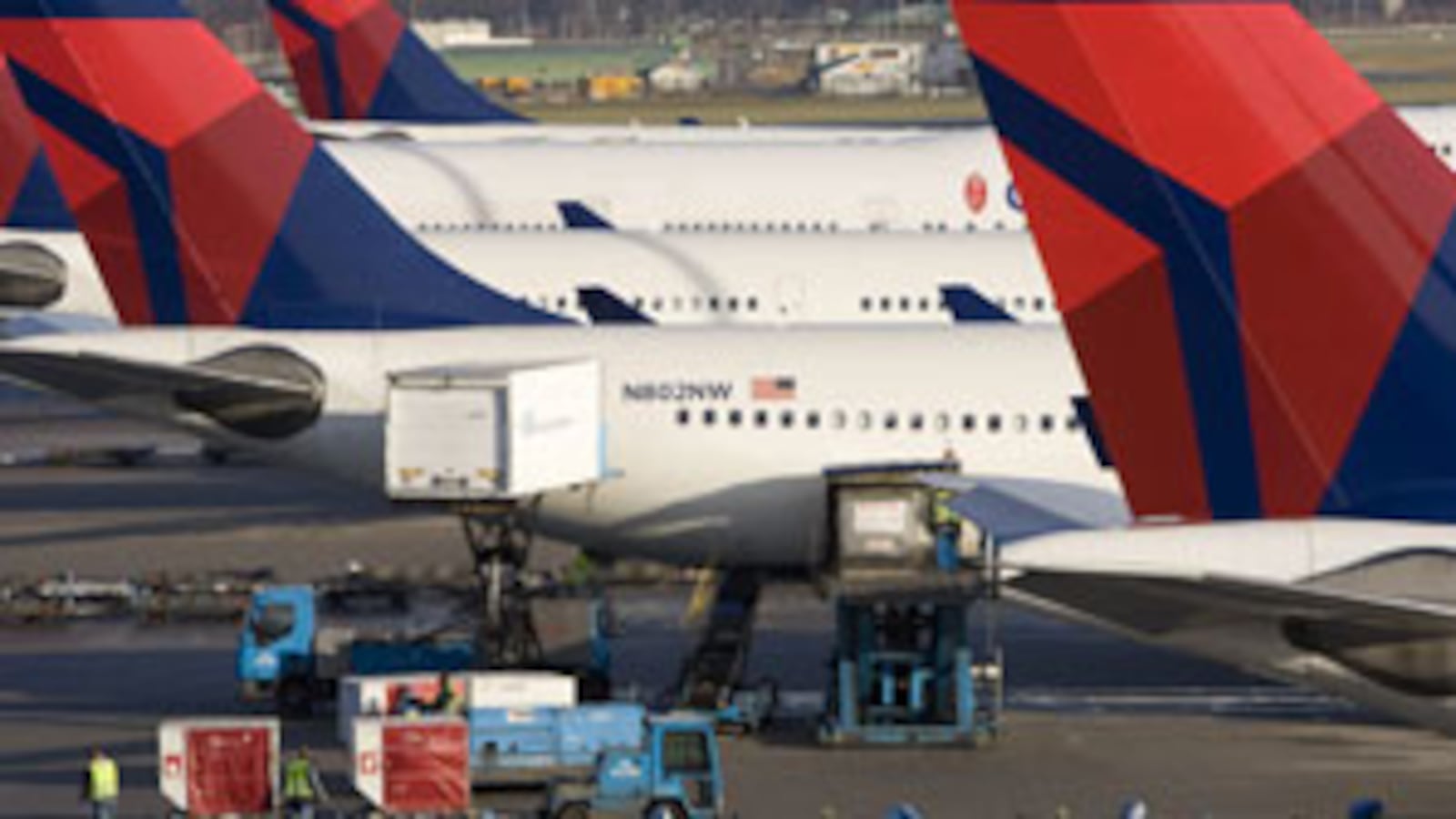cheats/2009/12/25/passenger-attempts-to-blow-up-plane/northwest_j70nmu