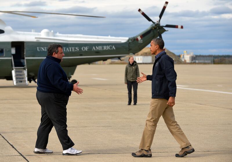 galleries/2013/05/28/barack-obama-and-chris-christie-s-jersey-shore-bromance-photos/obama-christie-2012-sandy3_unakwv