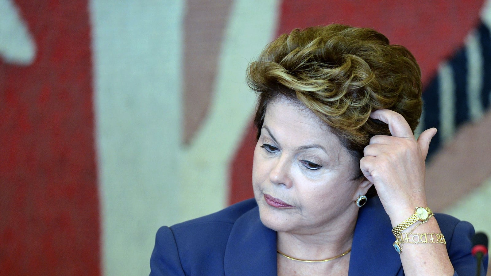 articles/2013/09/02/escape-from-bolivia/130830-dilmas-new-problem-margolis_escctz