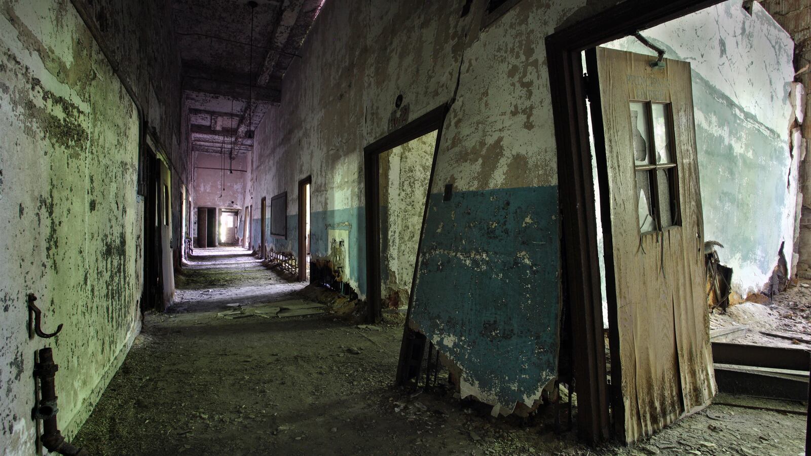 171208-Robin-The-Secret-North-Brother-Island-hero_krszlj