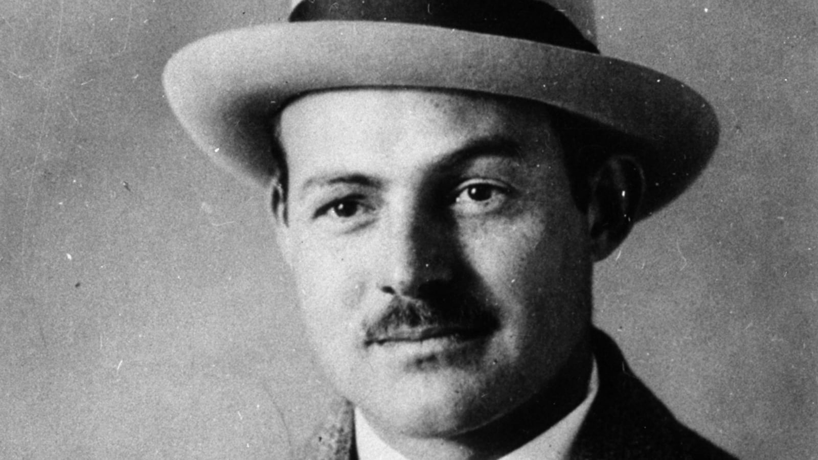 articles/2011/10/02/ernest-hemingway-letters-expose/ernest-hemingway-1927-fuller_qunfhl