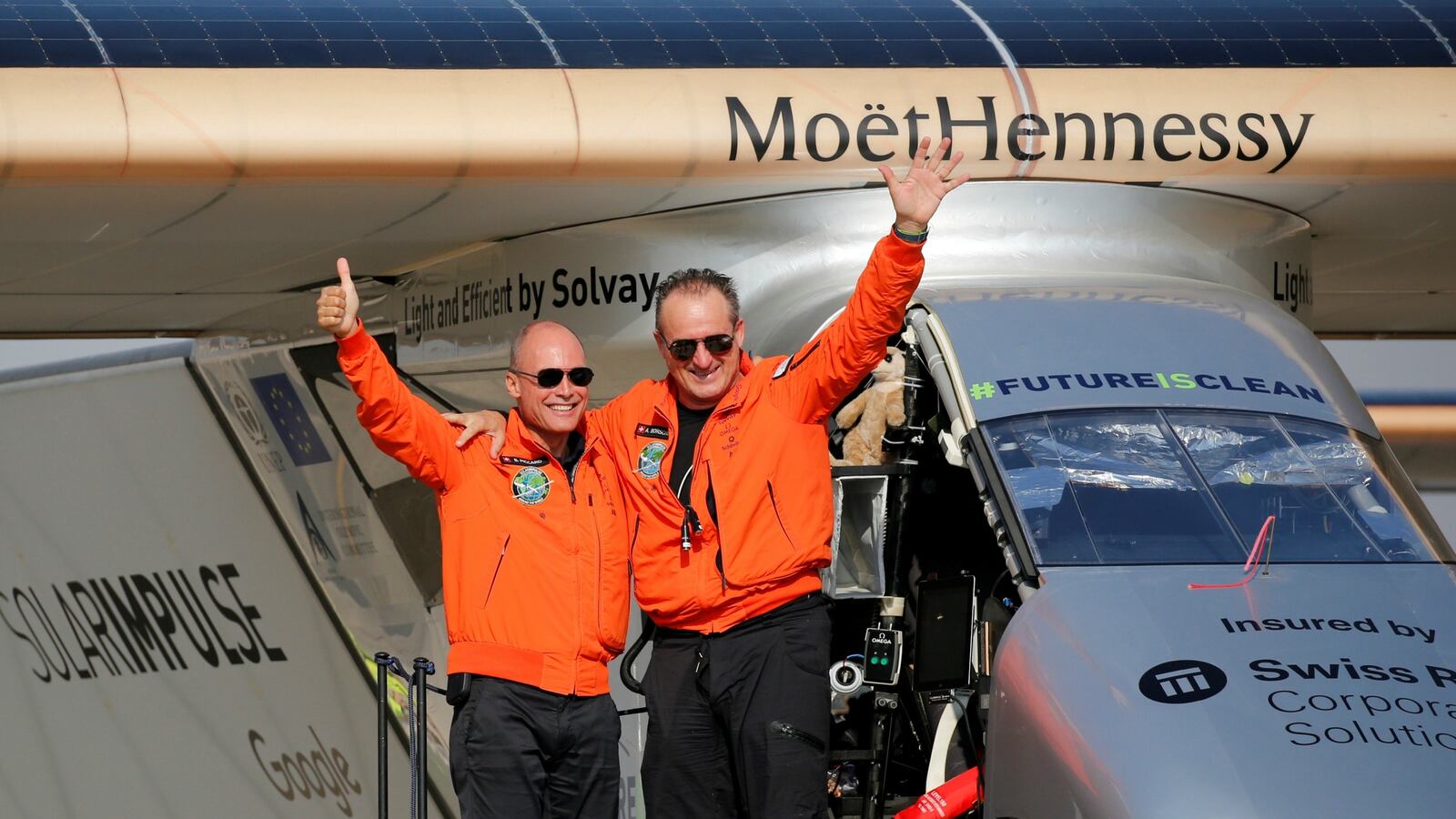 cheats/2016/07/25/no-fuel-plane-makes-first-lap-of-earth/160725-solar-impulse-cheat_xdwmpi