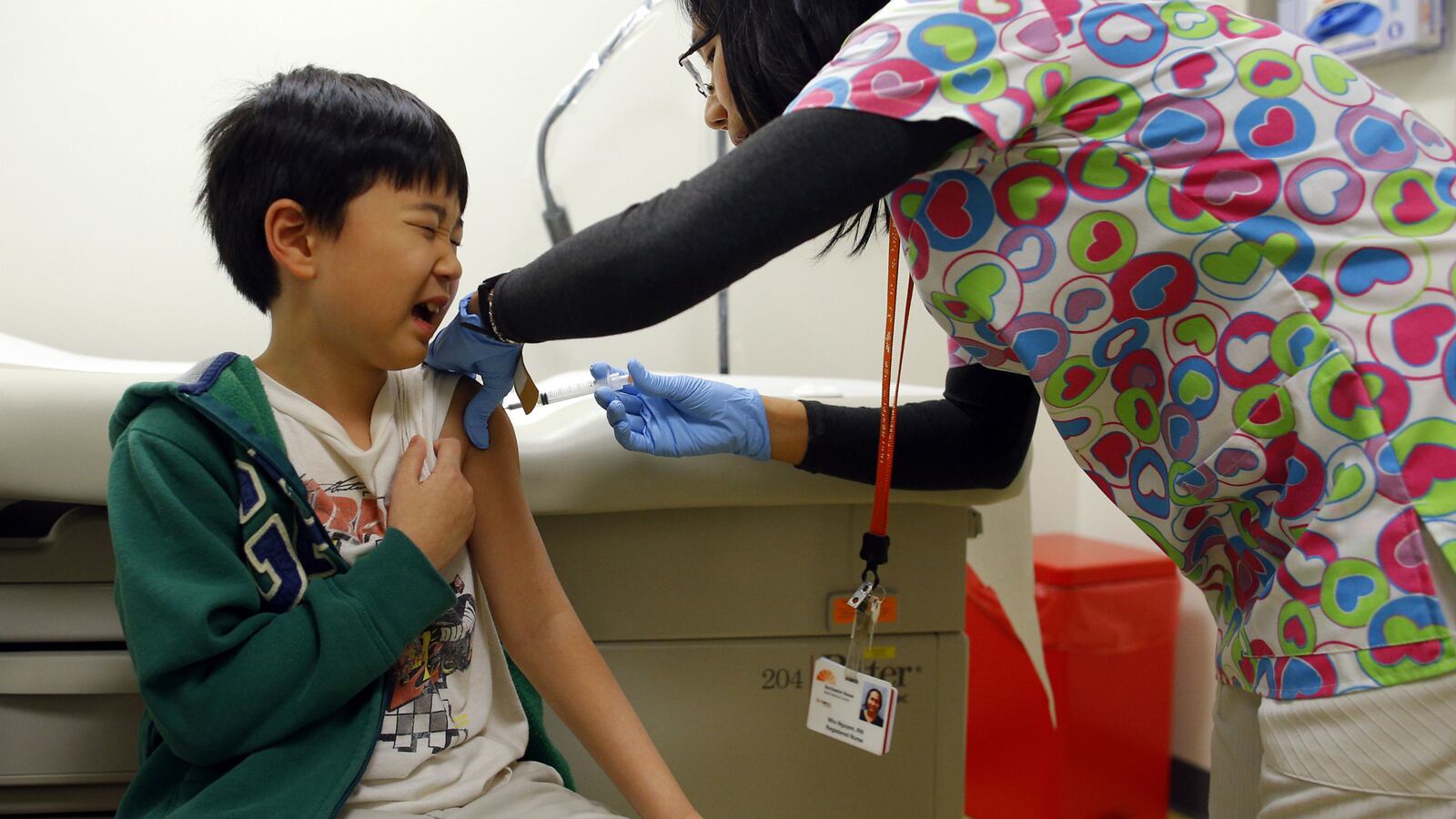 cheats/2015/03/02/most-doctors-permit-vaccination-delays/150302-vaccine-cheat_apficy