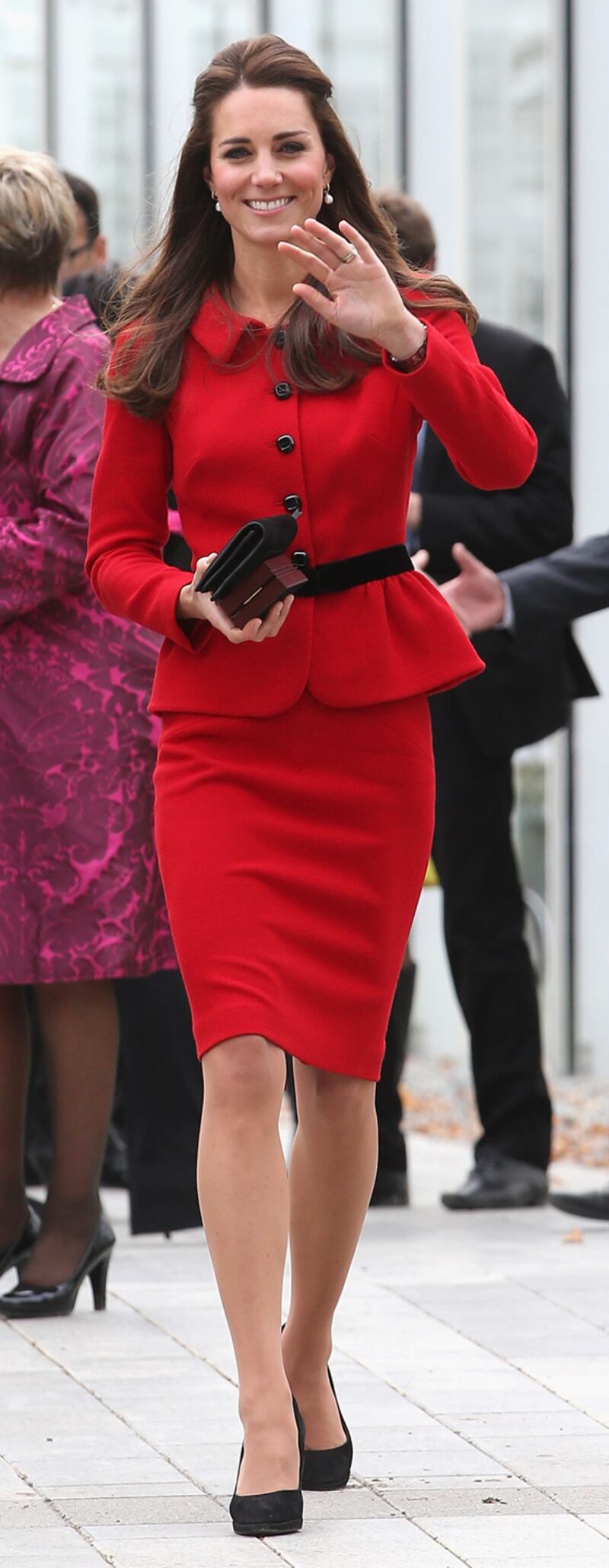 galleries/2010/12/10/kate-middleton-lookbook/140418-kate-m-red_ntzlzf