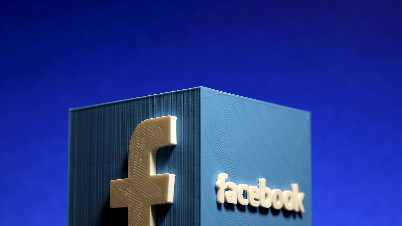 articles/2016/02/09/india-rejects-facebook-s-free-internet/160209-allen-facebook-tease_upivsc