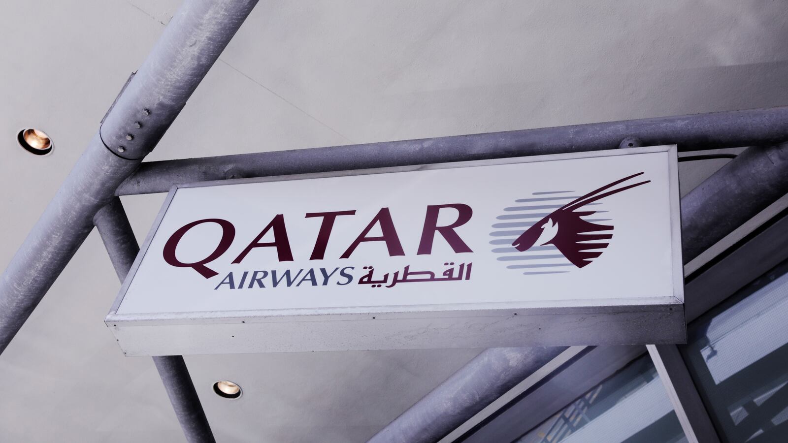 2017-03-21T120000Z_35068991_RC13F6174310_RTRMADP_3_USA-AIRLINES-ELECTRONICS_enorbm