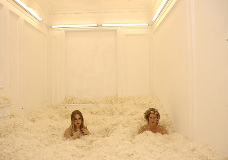 galleries/2009/10/15/the-age-of-the-marvellous/marvellist-7_t924mx