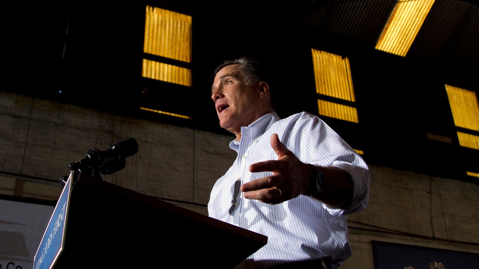 cheats/2012/06/16/romney-knocks-obama-s-resume/romney-pa-obama-gov-cheat_ee5qsw