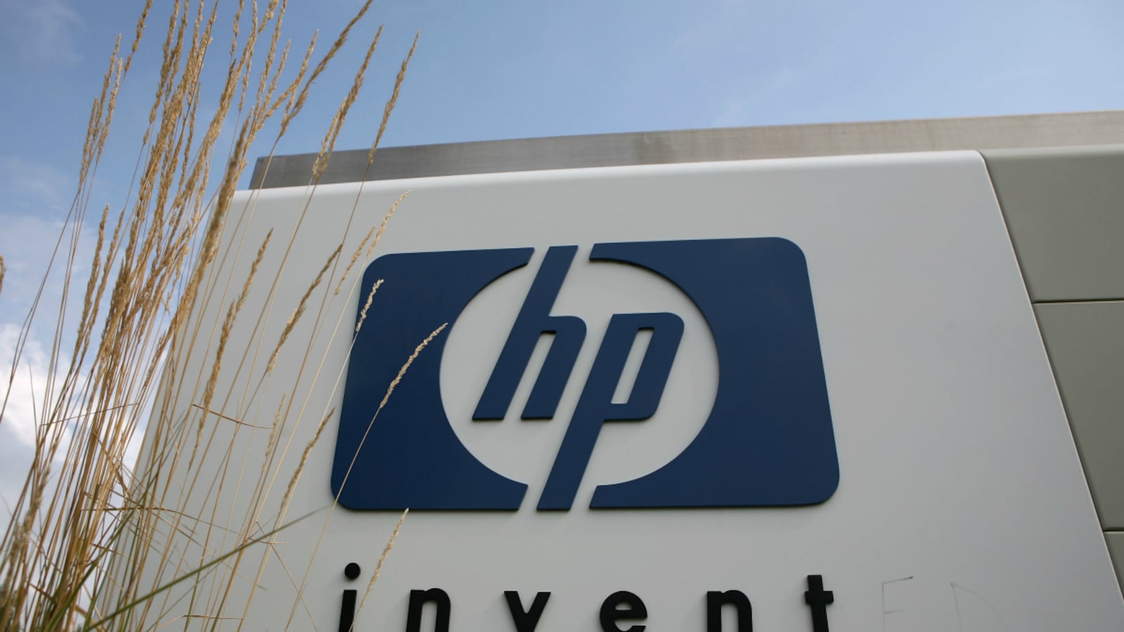 cheats/2012/11/23/hp-we-didn-t-sell-to-syria/hp-syria-computer-sales-cheat_c3nmxu