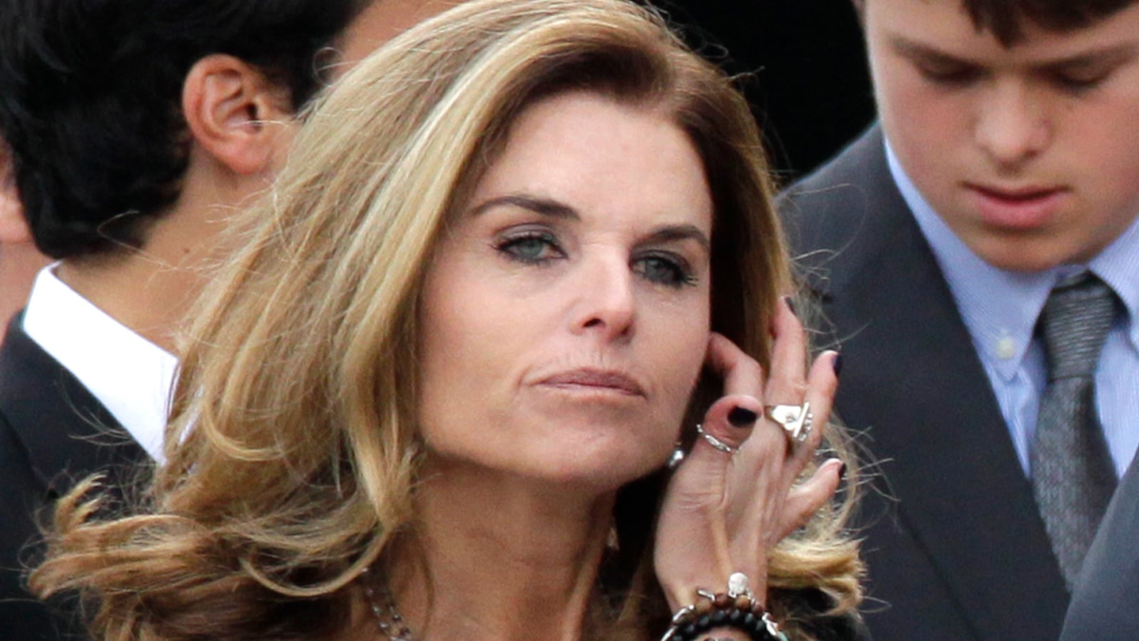 articles/2011/07/02/maria-shriver-and-arnold-schwarzenegger-divorce-no-more-mrs-good-wife/maria-shriver-arnold-files-divorce-bennett_rwsuze