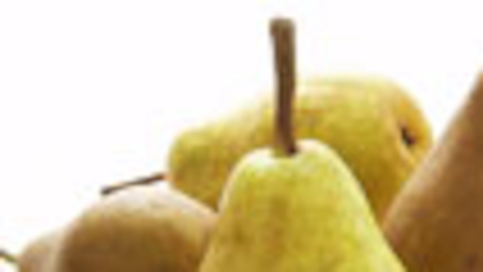 articles/2009/09/29/what-to-eat-14/what-to-eat---spinach-pear-and-shaved-parmesan-salad_lhu3jw