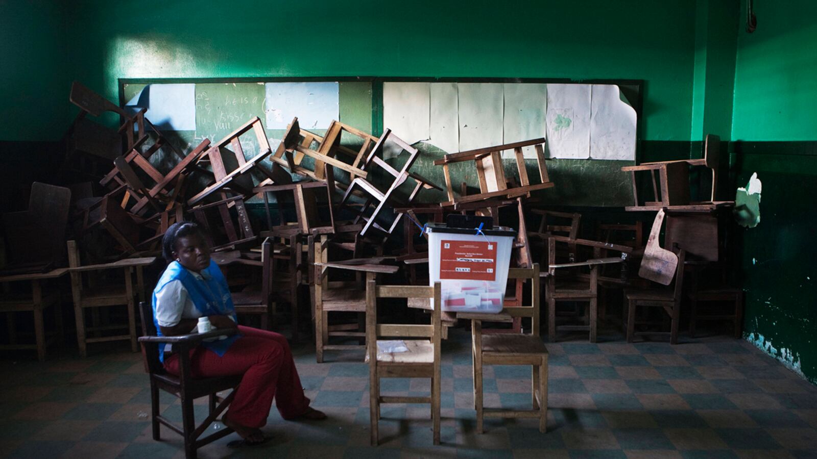 articles/2011/11/08/leymah-gbowee-nobel-laureate-brokers-peace-for-liberia-elections/liberia-elections-disney_jgwboy