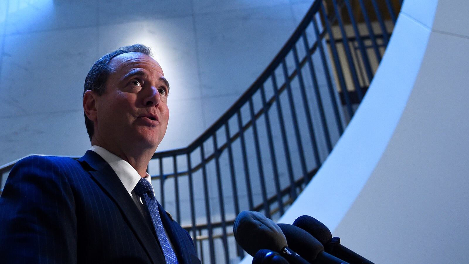 articles/2017/02/27/house-trump-russia-probe-kneecapped-before-it-gets-started/170227-Mak-Fatal-flaws-house-trump-tease_me1loo