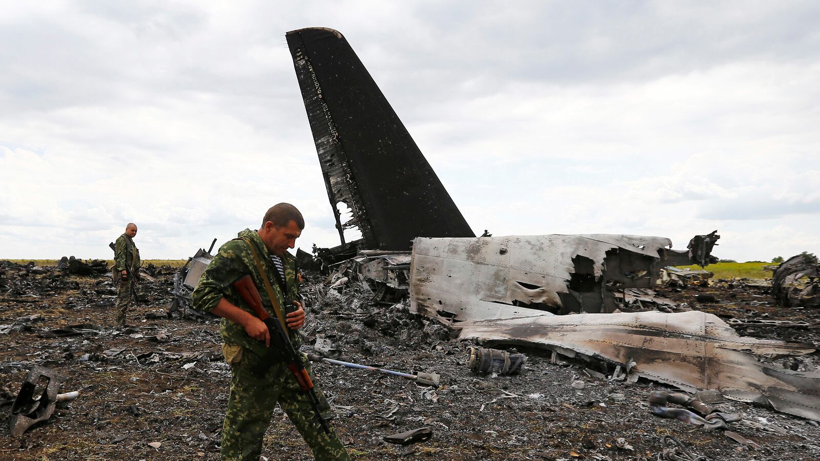 cheats/2014/06/14/rebels-shoot-down-ukranian-plane/140614-rebels-shoot-plane-cheat_cwsmzf