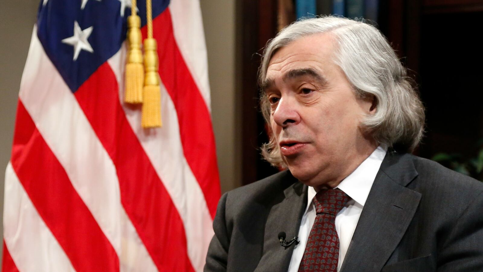cheats/2016/12/13/energy-dept-refuses-to-give-trump-names/161213-trump-energy-department-cheat_rhatzu