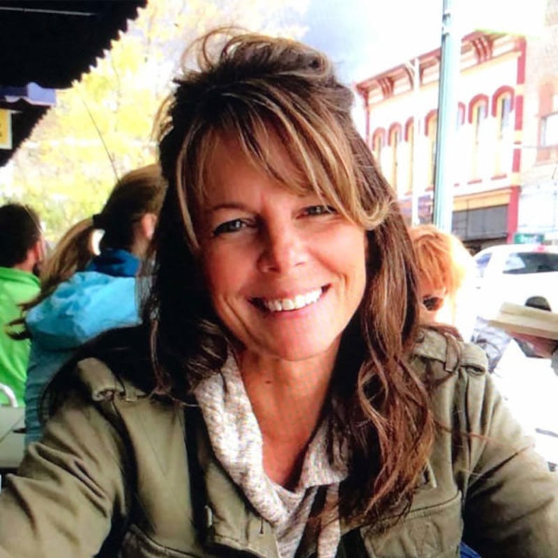 A photograph of Suzanne Morphew.