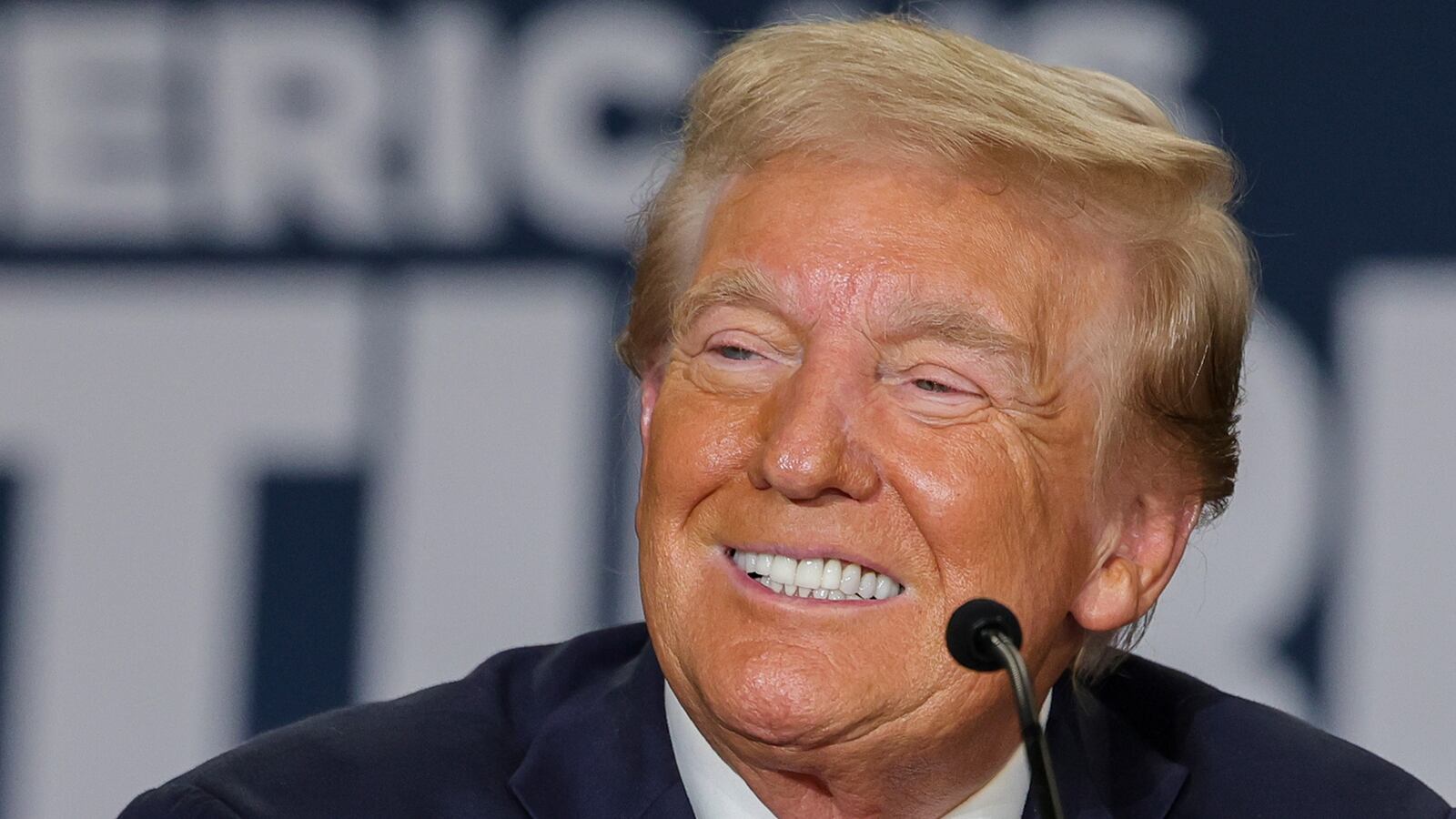 Donald Trump will receive a “Patriot of the Year” award from Fox News at a ceremony on Long Island.