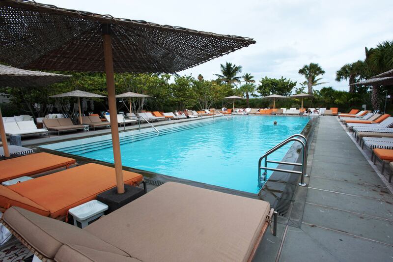 galleries/2013/12/09/bring-on-the-bubbly-these-hotels-have-the-best-new-year-s-eve-parties-photos/2013-nye-best-hotel-parties-sls_nz6qu6