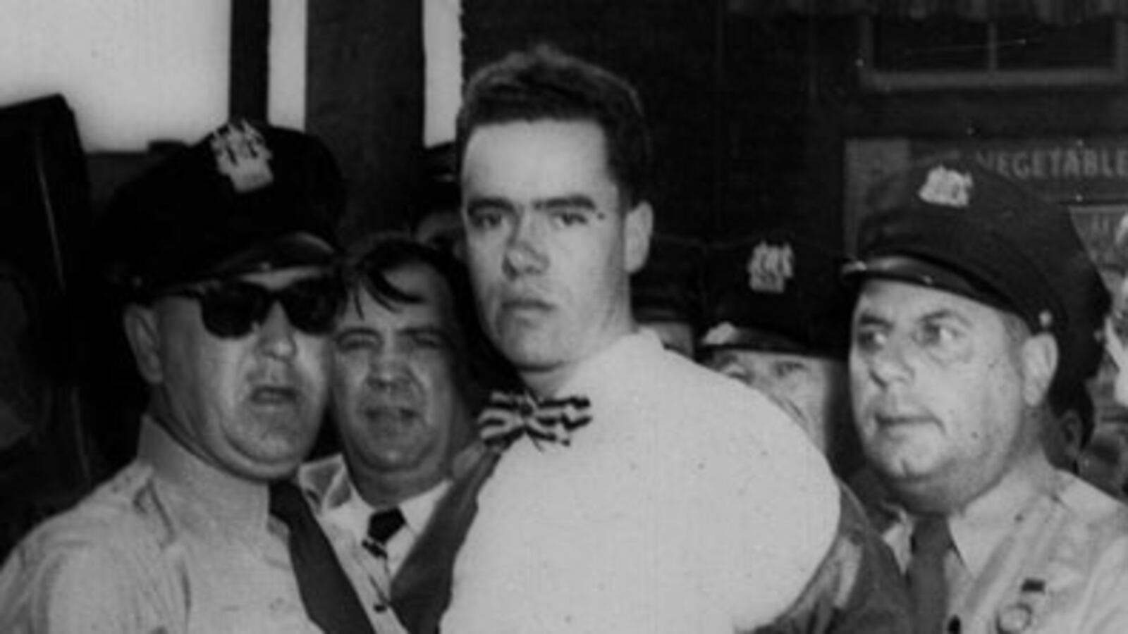 cheats/2009/10/20/insane-serial-murderer-dies/unruh_m1fqqv