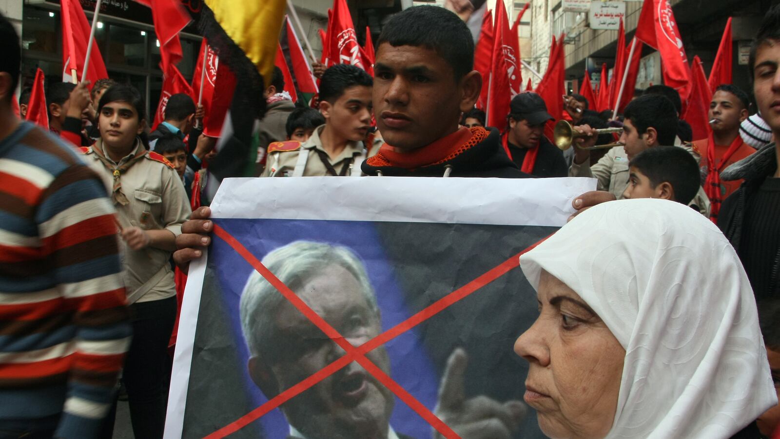 articles/2012/08/13/what-gingrich-and-adelson-and-santorum-really-mean-when-they-say-the-palestinian-people-are-invtented/protest-gingrich-openz_jcwdn6