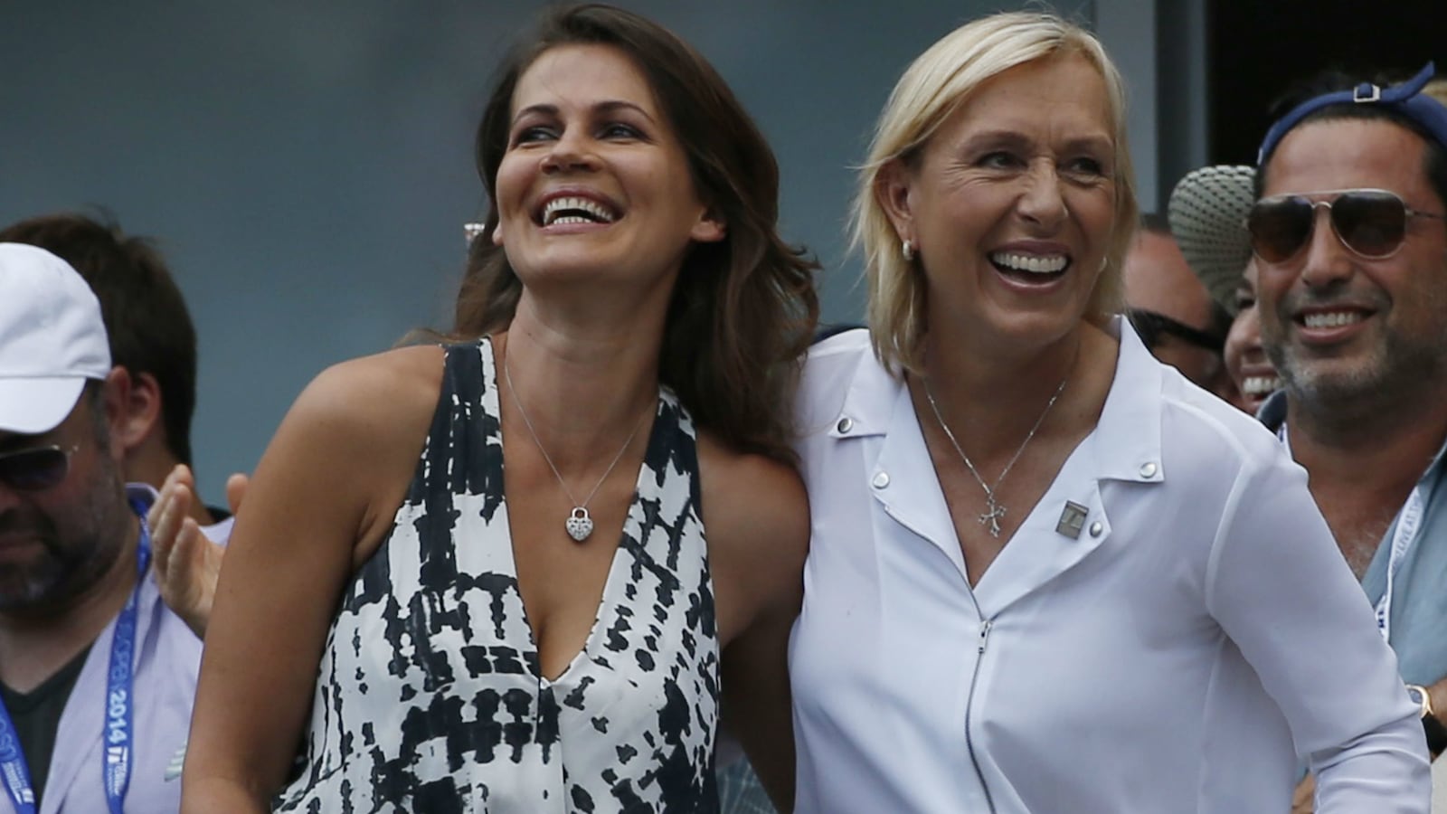 cheats/2014/09/07/martina-navratilova-proposes-at-us-open/140907-navratilova-cheat_oa5yl6