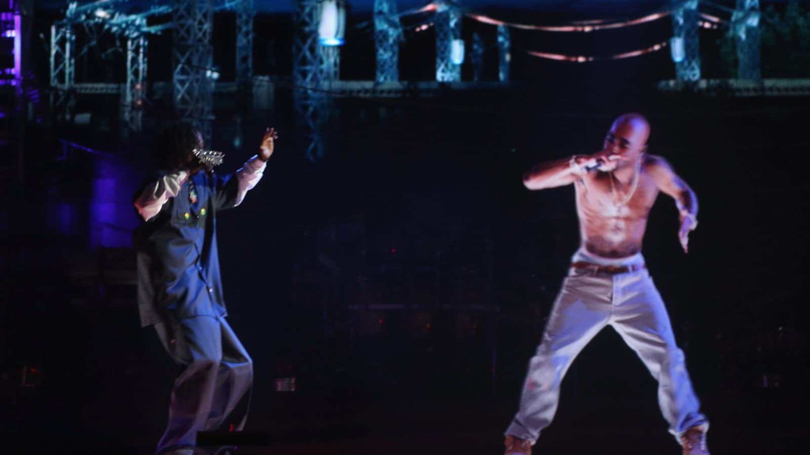 cheats/2012/04/17/rappers-unveil-tupac-hologram/tupac-hologram-cs_ehze6s