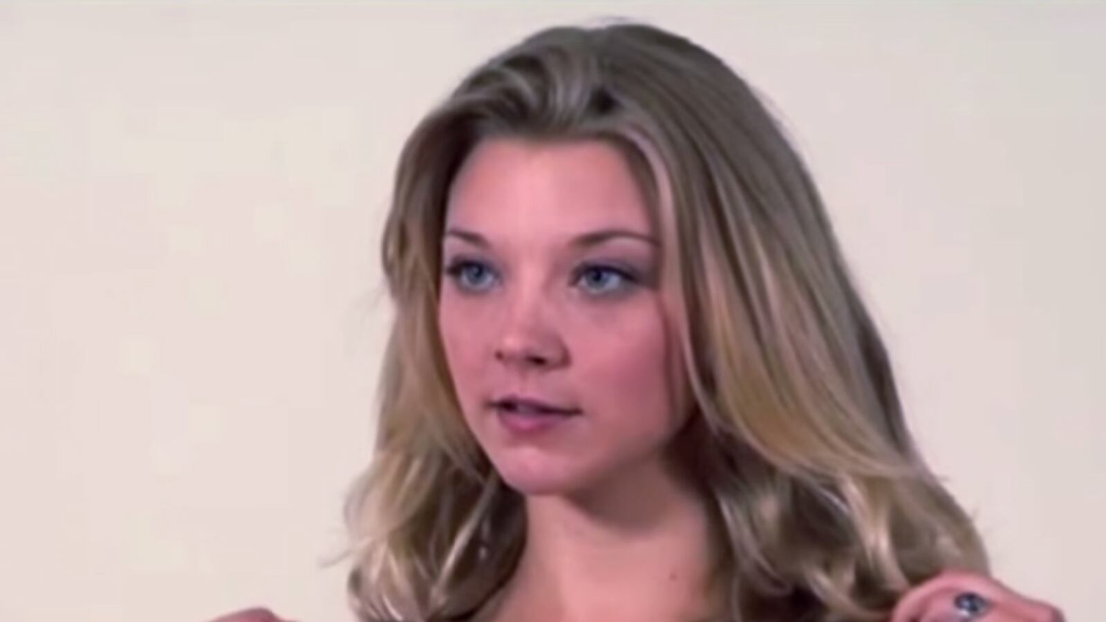 articles/2015/07/10/game-of-thrones-watch-an-audition-reel-of-your-favorite-characters-from-margaery-to-red-viper/150710-stern-got-audition-tease_qvie07