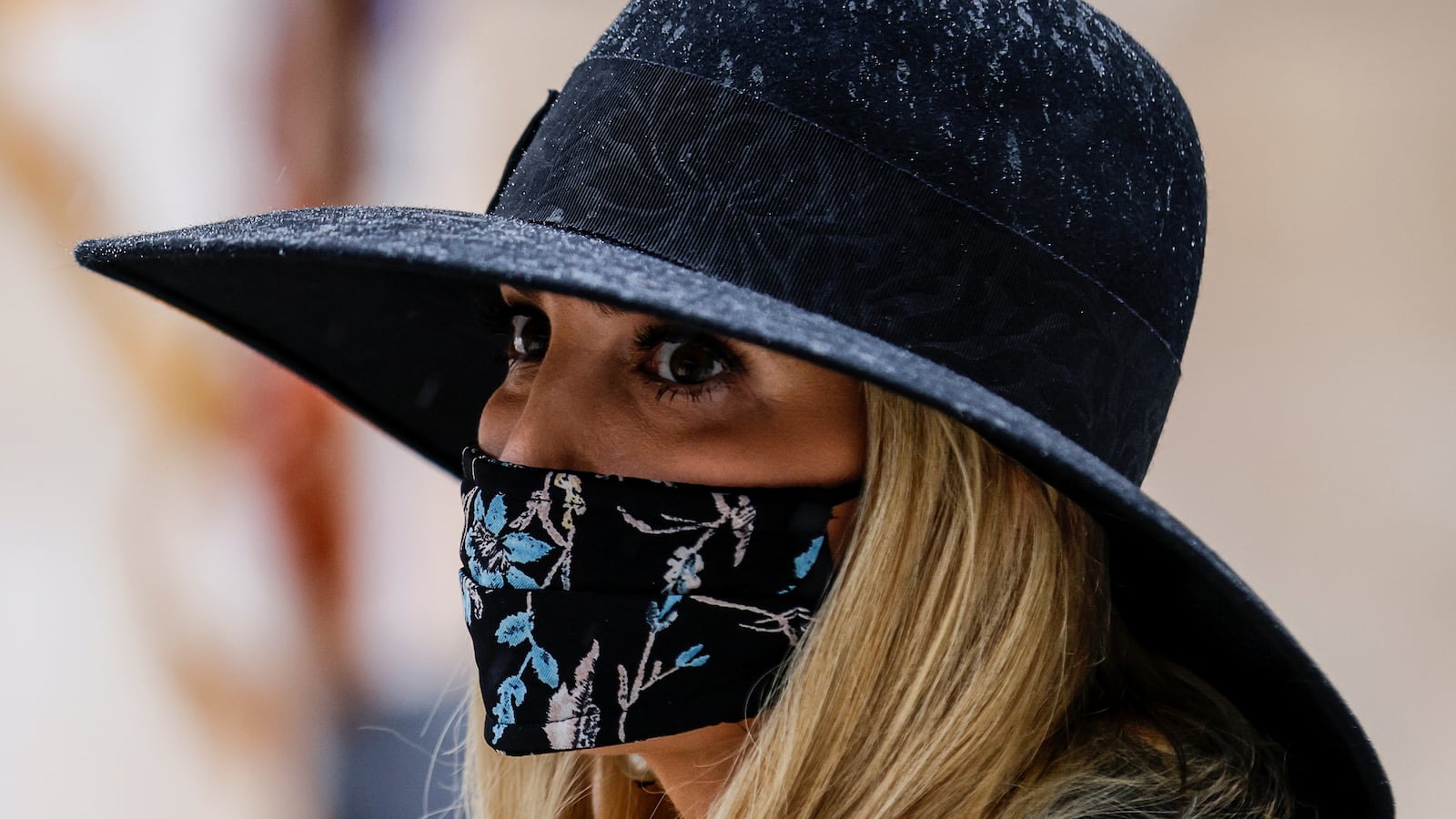 2020-11-11T162644Z_1966627363_RC241K9WPRXB_RTRMADP_3_USA-VETERANSDAY-TRUMP_pp5zja