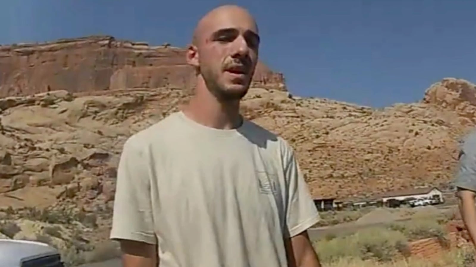 brian-laundrie-lookalike4_mdafym