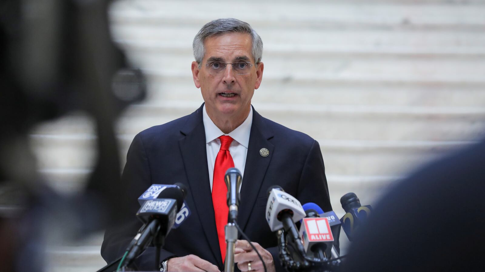 2020-11-06T201945Z_1709857843_RC2WXJ9ZRAVH_RTRMADP_3_USA-ELECTION-GEORGIA_ntofku