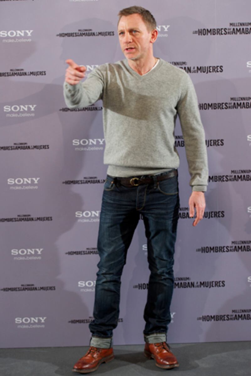 articles/2012/04/03/james-bond-to-open-london-2012-olympics/kardashian-haters-craig_oww6ei