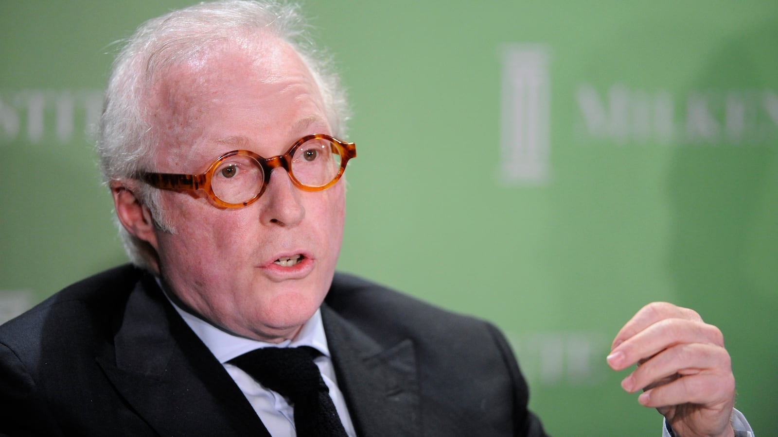 2010-04-27T120000Z_1226322927_GM1E64S0HBK01_RTRMADP_3_MILKEN_tj5pht