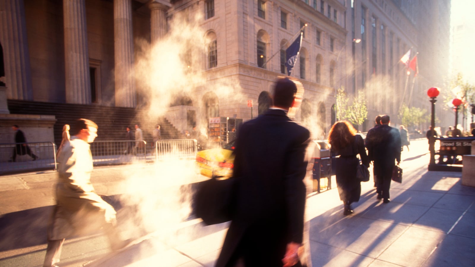 articles/2015/06/05/how-working-100-hour-weeks-is-killing-young-bankers/150604-Briquelet-goldman-sachs-tease_oz4sil