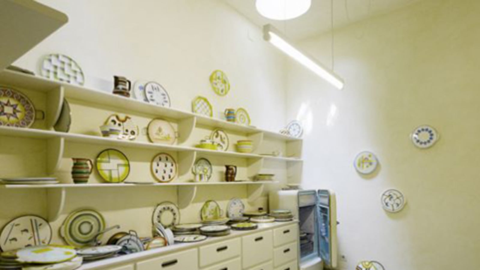 articles/2009/06/07/a-death-in-venice/laster-elmgreen-gallery-launch_rremn7