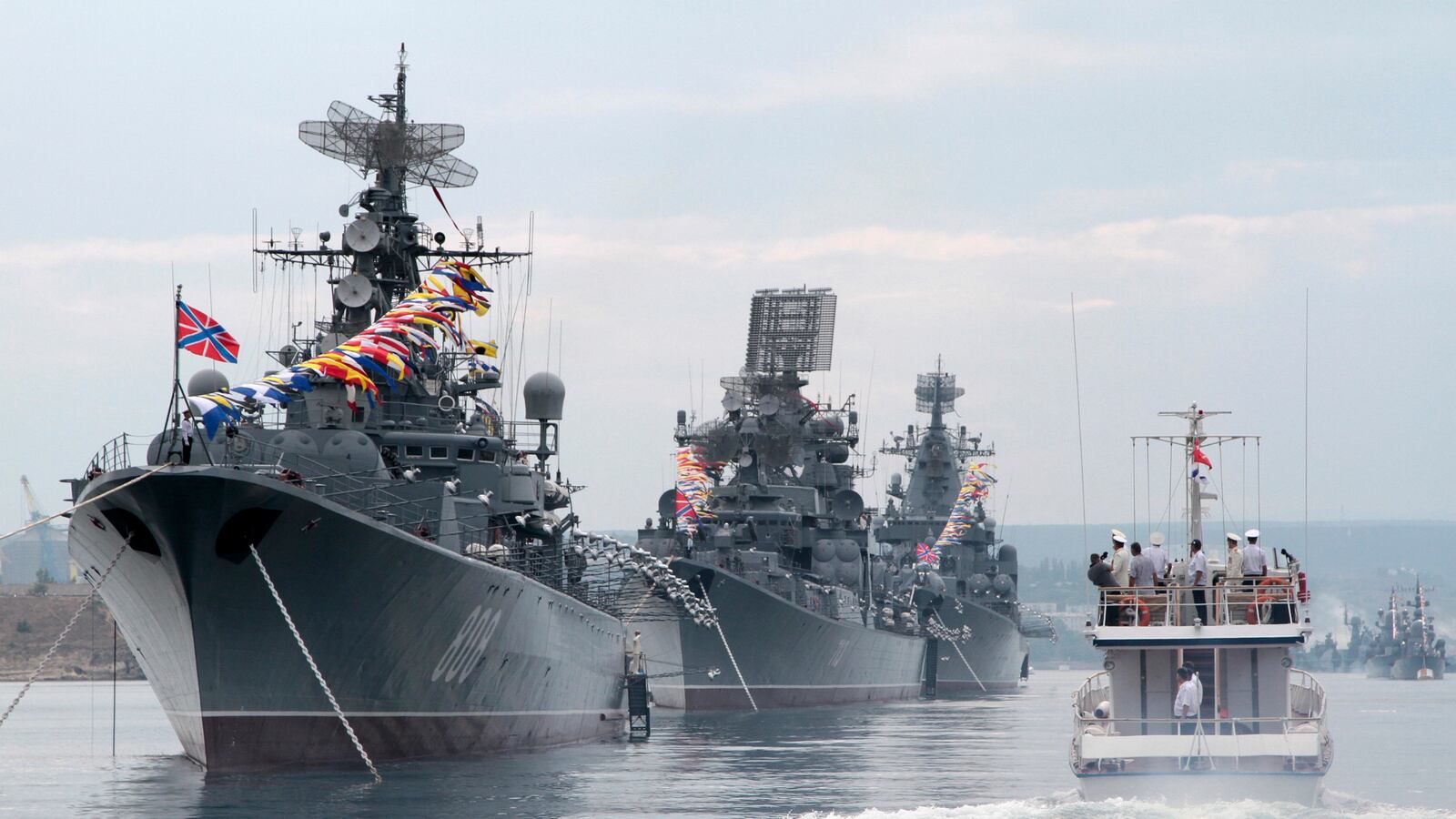 cheats/2014/11/28/russian-navy-enters-english-channel/141128-russia-navy-cheat_gnqjab