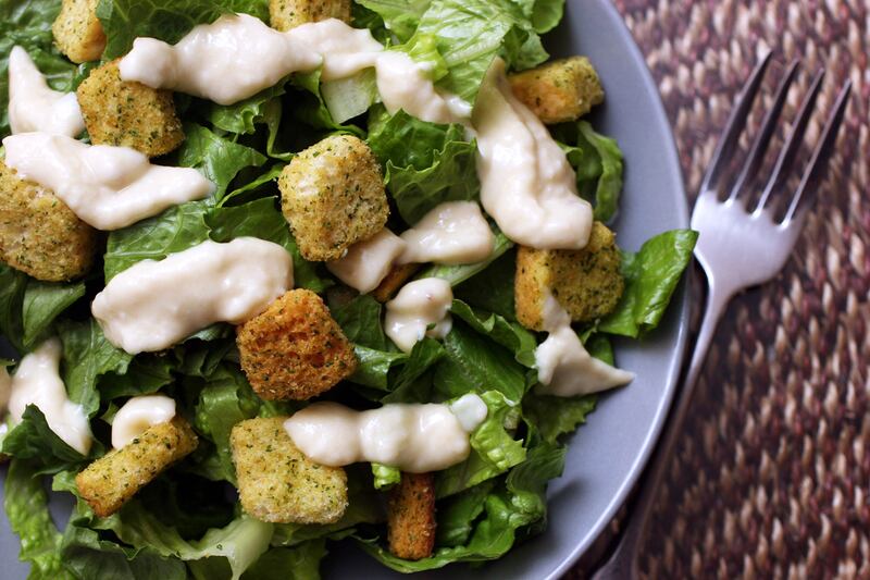 articles/2011/07/15/healthy-recipes-for-classic-foods-like-caesar-salad/caesar-salad-healthy-foods-colvin_of58sb