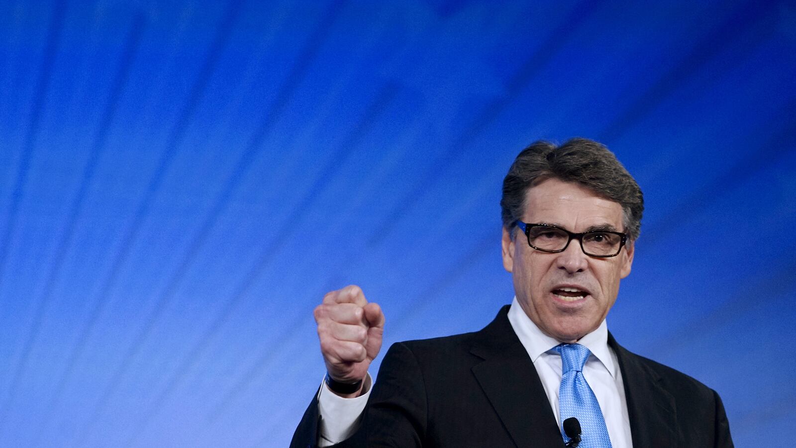 articles/2015/06/04/oops-rick-perry-is-doing-it-again/150604-nuzzi-perry-tease_l7yz42