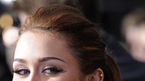 cheats/2010/06/05/miley-cyrus-defends-lesbian-kiss/miley-cyrus-defends-lesbian-kiss_ybxhle