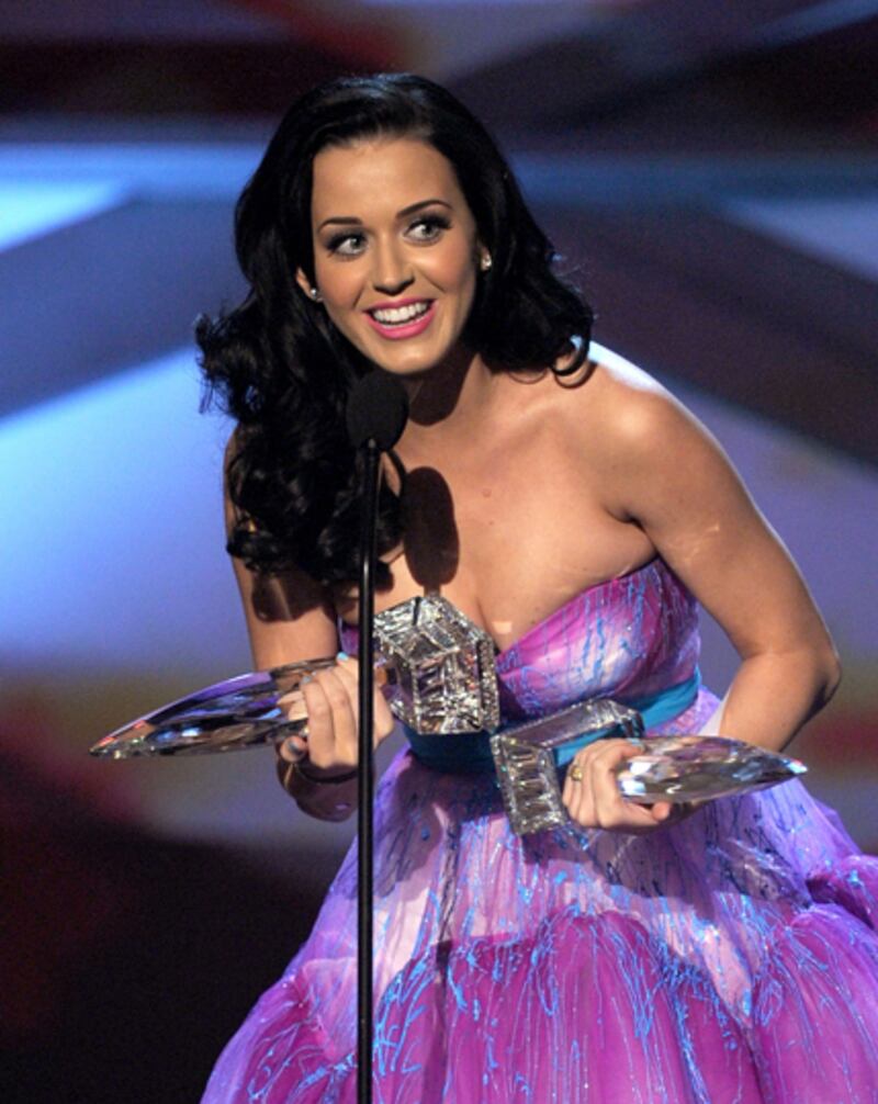 articles/2012/07/04/katy-perry-hearts-harry/more-popular-than-rick-perry-katy-perry_excvdv