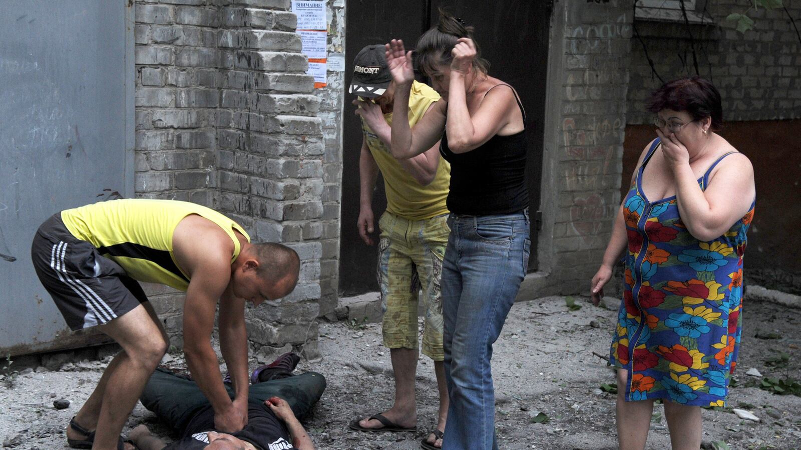 cheats/2014/05/27/dozens-dead-in-donetsk-airport-clash/140527-donetsk-cheat_vklxsb