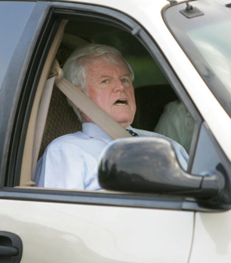 galleries/2009/08/26/teddy-s-final-days/ted-kennedy-final-days-08_wd8cav