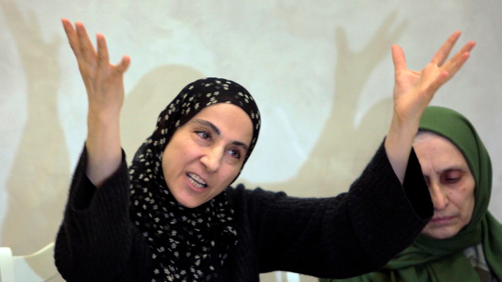 cheats/2013/04/29/tamerlan-tsarnaev-and-mom-discussed-jihad/130429-tamerlan-mother-jihad-cheat_znf930