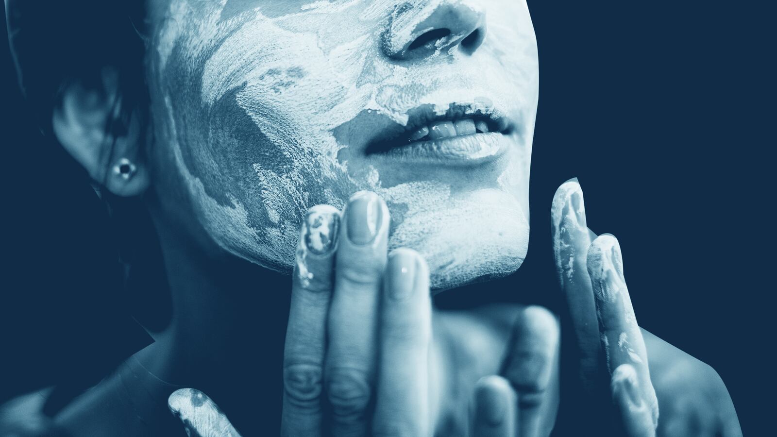 190929-khn-face-cream-tease_q58yoe