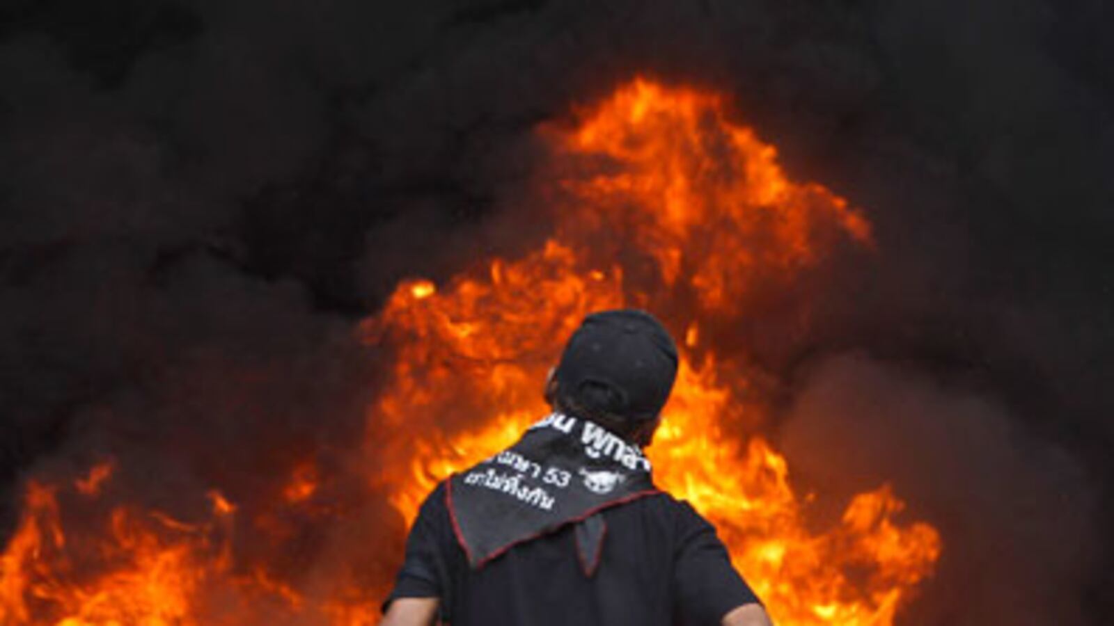 cheats/2010/05/19/curfew-imposed-as-riots-sweep-bangkok/bangkok-riots_txitcc