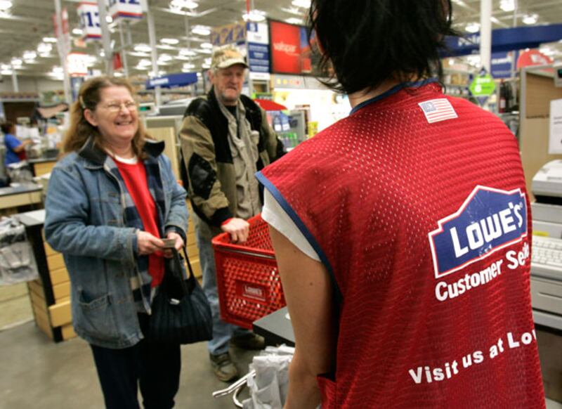 galleries/2010/11/19/black-friday-stores/black-friday-stores---lowes_ca9eka