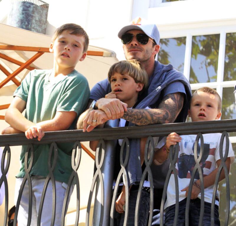 galleries/2010/06/18/celebrity-fathers/celebrity-dads---beckham_vqmbje