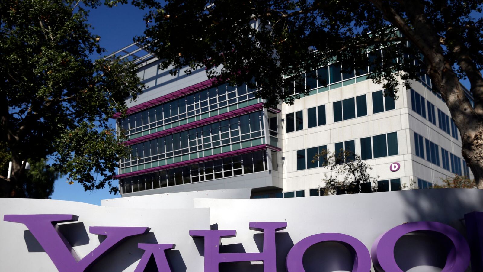 cheats/2013/02/26/yahoo-ceo-mayer-no-more-working-from-home/130226-yahoo_-work-home-mayer-cheat_aeoivg