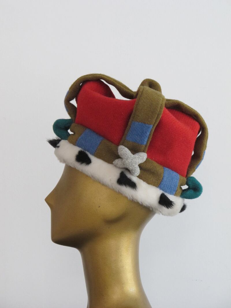 galleries/2013/08/01/anna-piaggi-and-her-hats-photos/130801-Anna-Piaggi-05_rjity3