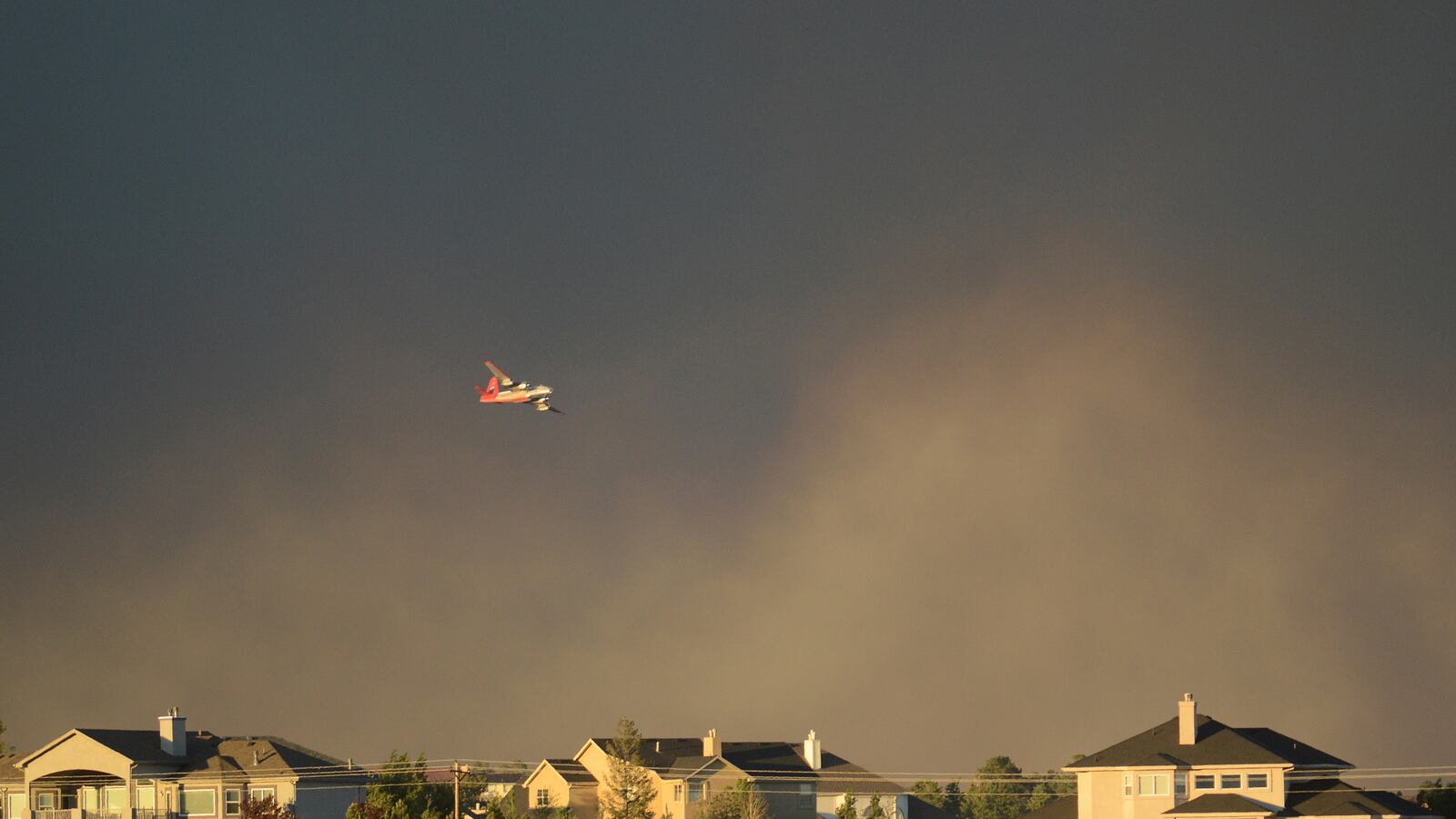 cheats/2013/06/12/wildfires-rage-across-colorado/130612-Colorado-fires-cheat_bmjcqb